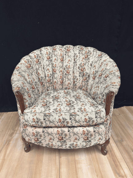 Clam Back Chair