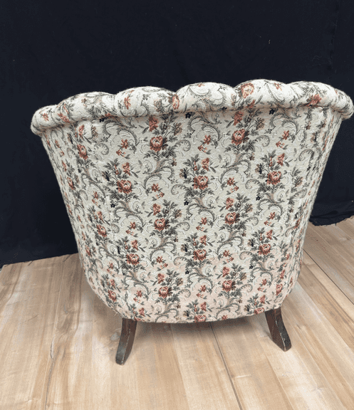 Clam Back Chair