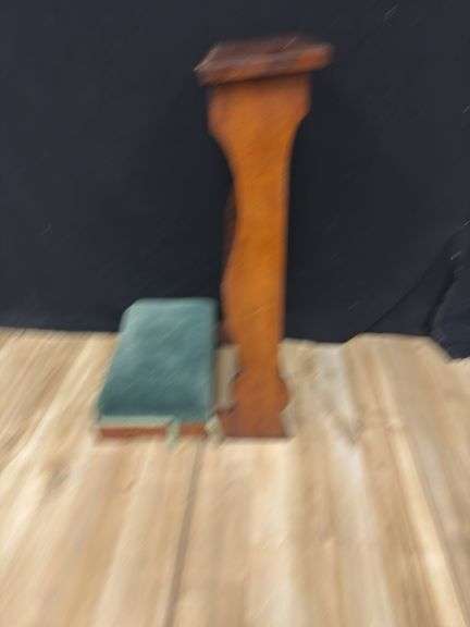 Kneeler