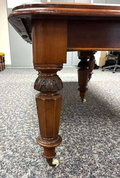 Victorian Mahogany Dining Table