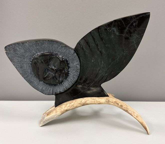 '2' Faces in Whaletail by JSG