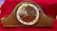 Westminster chime mantle clock