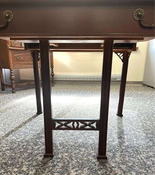 Adjustable Size Card Table