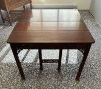 Adjustable Size Card Table