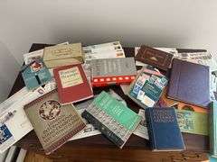 Starter cover / stamp collection and catalogues.