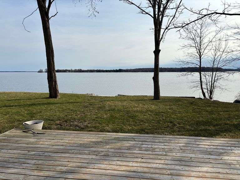 Prince Edward County Cottage Getaway for 6