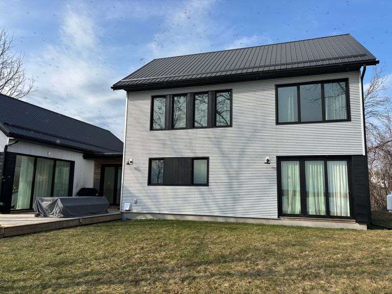 Prince Edward County Cottage Getaway for 6