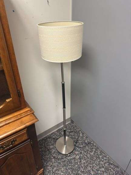 Articulating Floor Lamp