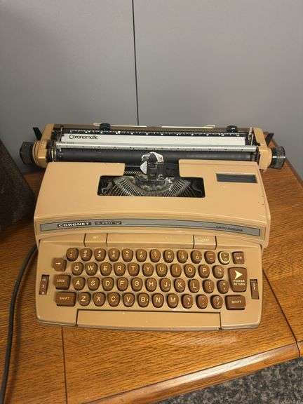 Coronet Super 12 Type writer