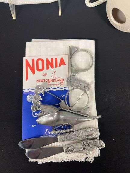 Nonia Napkins with Misc. Pewter