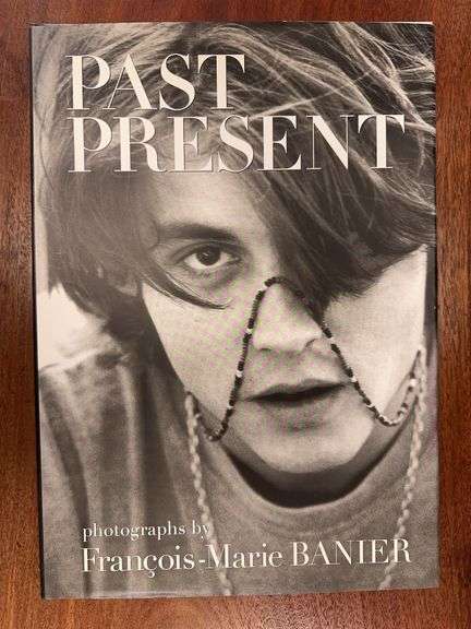 PAST PRESENT - photographs by François-Marie BANIER