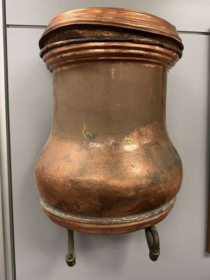 Wall-Mounted Copper Reservoir