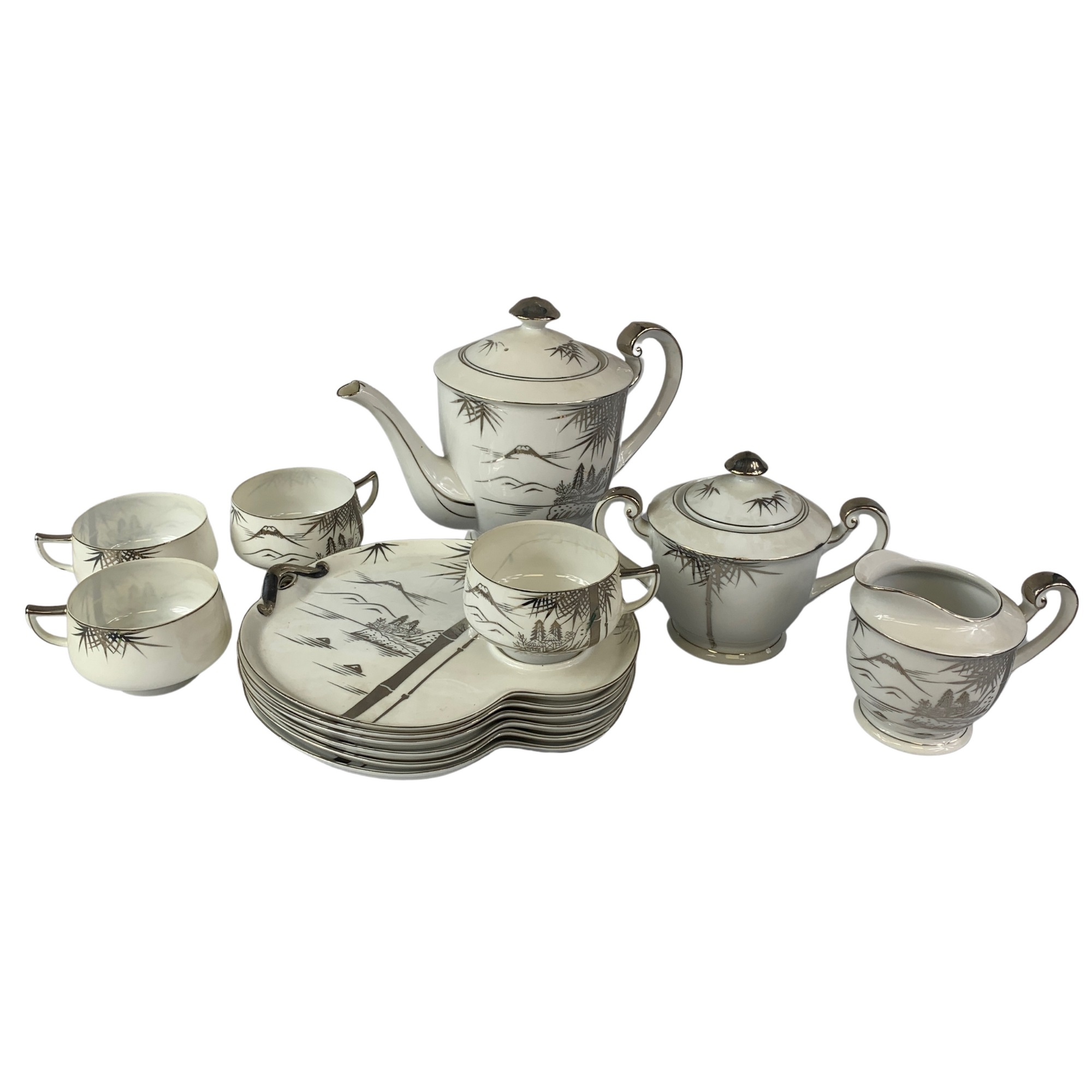 Hakusan China Servuce for 4: Made in Japan - Bartkus Auctioneers