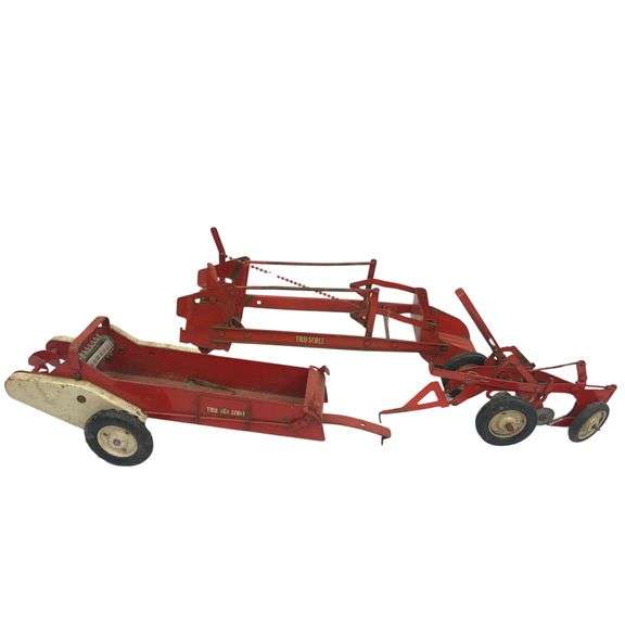 Vintage Tru-Scale Implements Plow Manure Spreader Pressed Steel Toy