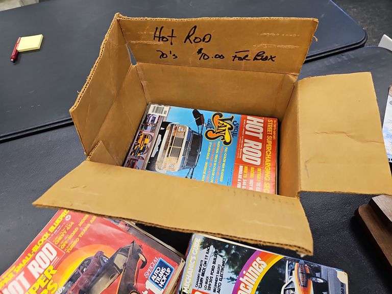 1970s HOT ROD Magazine Boxed LOT