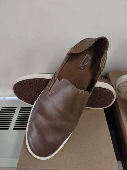 Shoes 2pr 7.5 OLUKAI Pehuea Leather Sneaker Loafers Boxed