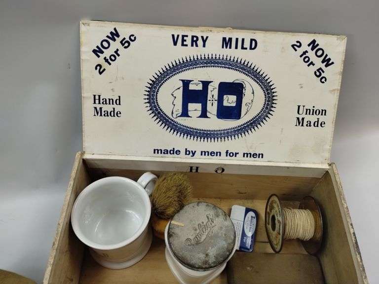 WWI Gillette Kahki Military Barber Shaving Kit Genco Razor Rawleighs Jar Brush Bantron Tablets