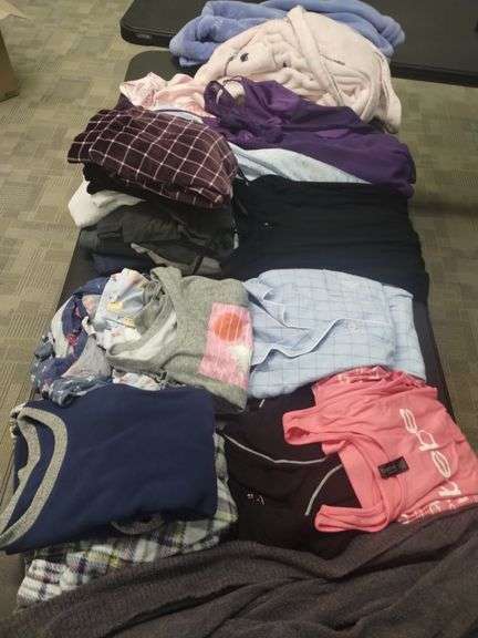 Large Ladies Pajama LOT Robes Sets Banana Republic Bebe Nautica Victorias Secret S/M