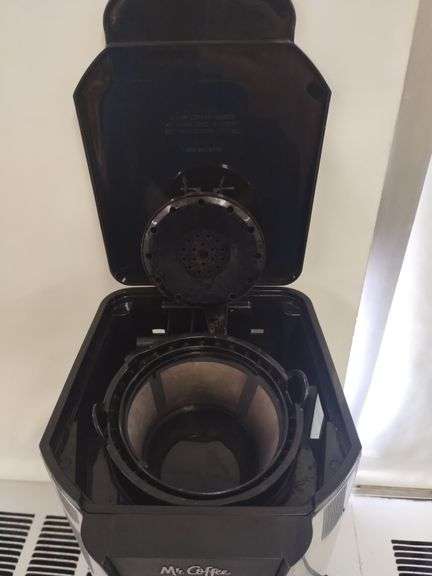 Pickers LOT: Coffee Maker "That's MR Coffee, to you." Slide Projector