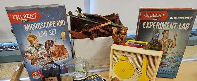 Pickers LOT: Vintage Toys FP Record Player Barbie Chemistry Sets & More