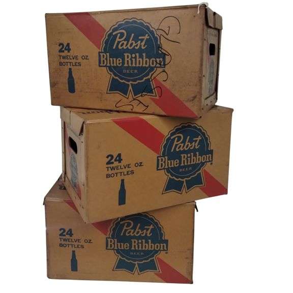 Pickers LOT: 3 PABST Beer Cases