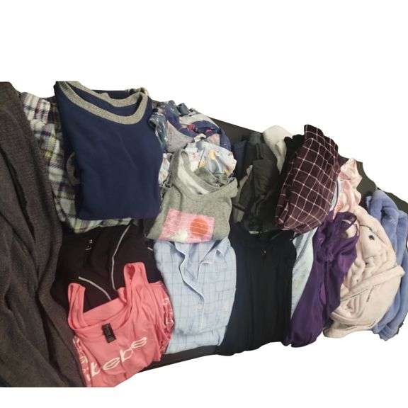 Large Ladies Pajama LOT Robes Sets Banana Republic Bebe Nautica Victorias Secret S/M