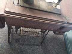 Antique Singer No 66 Sewing Machine Treadle Leather Belt 4 Drawer+Tip Out Table