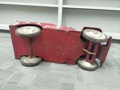 Pickers LOT: STRUCTO Ride On Jeep Willys *As-Is + Beer Cases