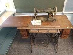 Antique Singer No 66 Sewing Machine Treadle Leather Belt 4 Drawer+Tip Out Table