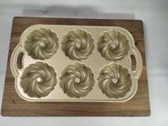 Bundt Cake Molds Viking + 2 Cutting Boards