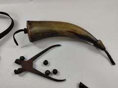 Antique Musket Ball Pouch Powder Horn Mold Bullet Casing Scoop