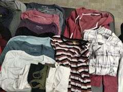 Table Full Ladies Clothing Eddie Bauer LOT S-M 4-8