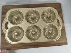 Bundt Cake Molds Viking + 2 Cutting Boards