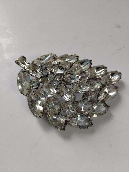 Vintage Costume Jewelry Weiss-Look Leaf Brooch Pin Crystal Rhinestone