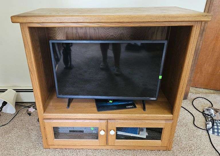 SOlid Wood TV Cabinet + DVD VCR & Hopper Unit (no TV)