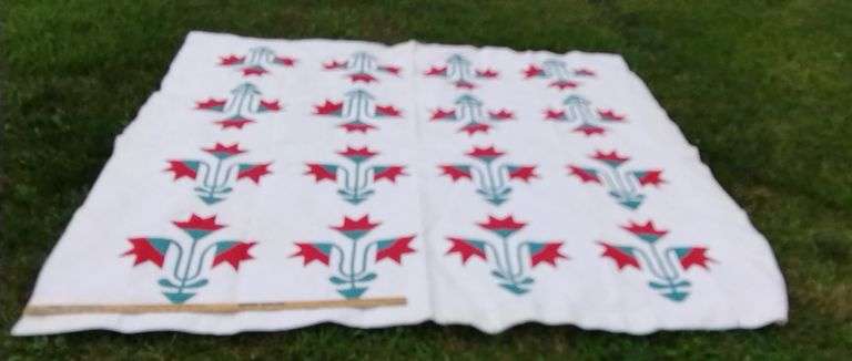 Hand Stitched Antique Quilt North Carolina Lily Pattern Red Green