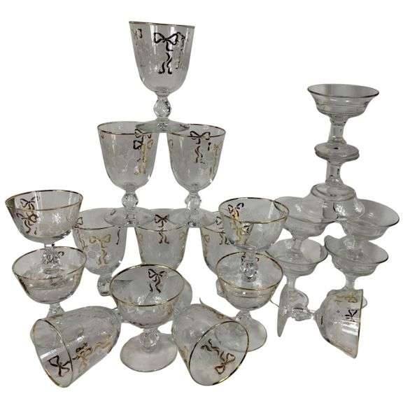 LOT Vintage Bridal Champagne Glasses & Clear Champagne Glass Set