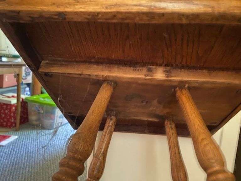 Antique Oak Wooden Spindle Leg Plant Parlor Table