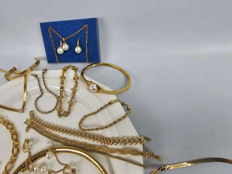 Vintage Jewelry Napier Earrings Gold Necklaces Bracelets