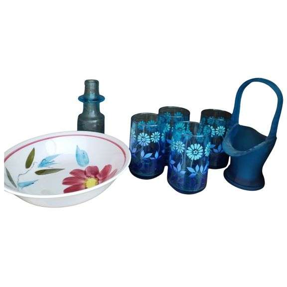Mid Century Blue Floral Tumblers Westmoreland Satin Basket Lot