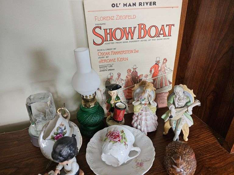 Pickers Lot Vintage Figures Oil Lamp Birds