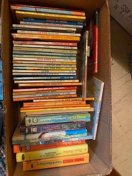 LOT Vintage Young Adult Chapter Books Patty Duke The Munsters