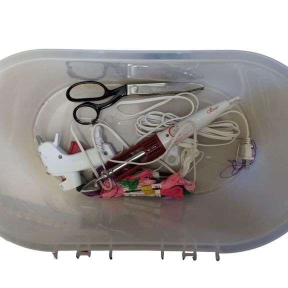 Small Bin Crafting Supplies Embroidery Thread Clover Model 9100 Tool