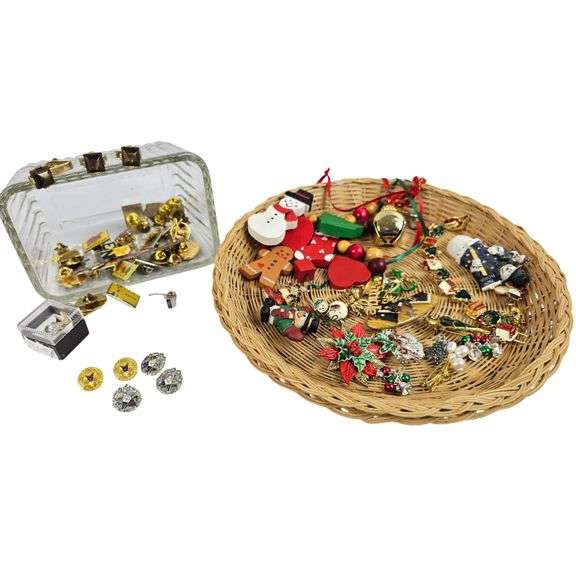 Pickers LOT: Pins Lapel Masonic Christmas Fashion