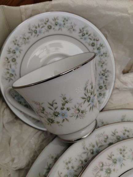 Single Place Setting Noritake Savannah Dishes Floral