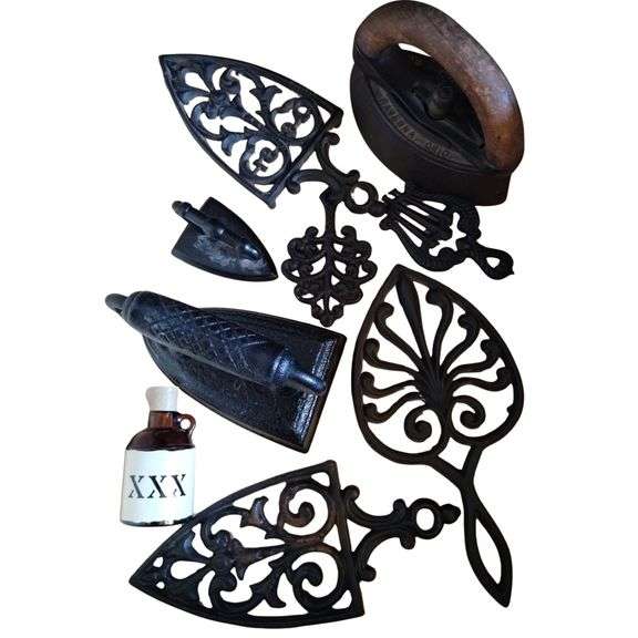 Lot Vintage Cast Iron Trivets