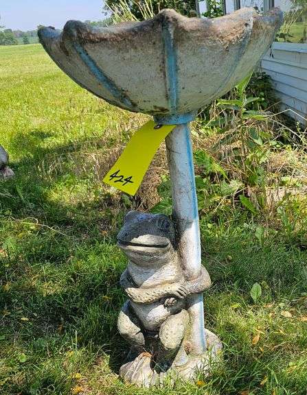 Vintage Frog & Umbrella Bird Bath Figure Outdoor Garden