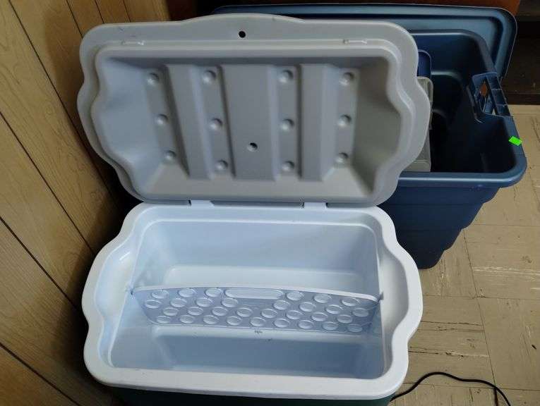 Rubbermaid Cooler & Tubs