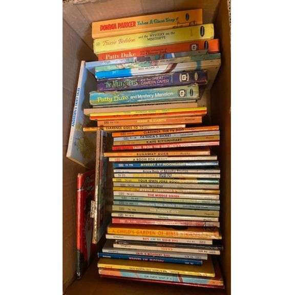LOT Vintage Young Adult Chapter Books Patty Duke The Munsters