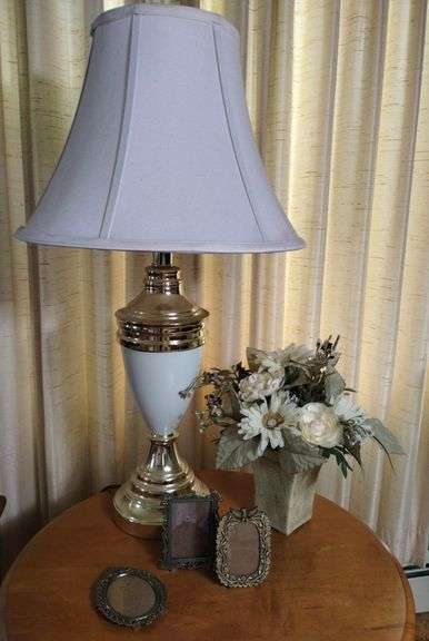 Decor Lot Table Lamp Ornate Gold Small Picture Frames